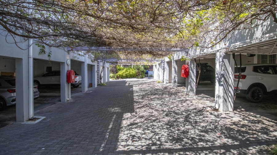 2 Bedroom Property for Sale in Sea Point Western Cape